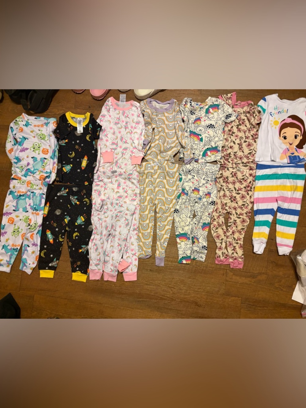 7 DifferentColorful Kids Pajama Sets